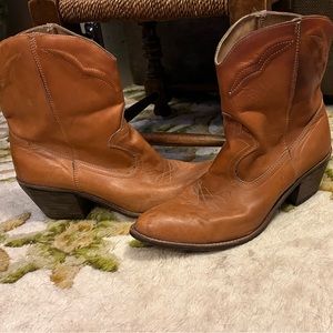 Sz 11 cowboy style boots
